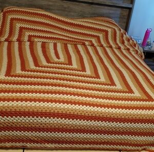 Vintage 120"x100" King Size Brown Colors Crochet Knit Afghan Throw Blanket EUC